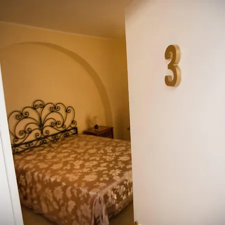 Bed & Breakfast Antica Dimora Canosa 3*